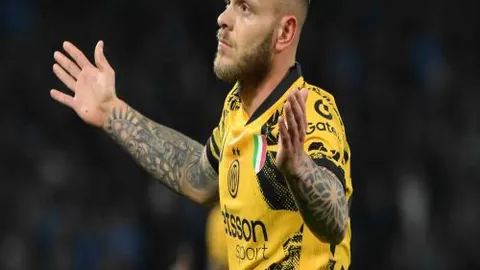 马拉松亲密瞬间拍摄者澄清：非虚构剧本，对选手现状担忧不已